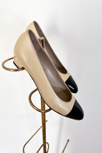 Load image into Gallery viewer, 1980s Ferragamo Cream and Black Cap Toe Shoes / 7.5