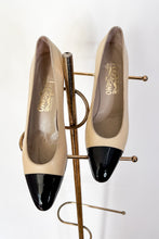 Load image into Gallery viewer, 1980s Ferragamo Cream and Black Cap Toe Shoes / 7.5