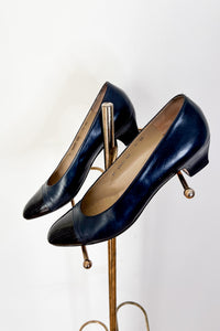 1980s Ferragamo Navy Cap Toe Shoes / 7.5