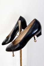 Load image into Gallery viewer, 1980s Ferragamo Black Cap Toe Shoes / 7.5
