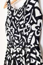 Load image into Gallery viewer, 1980s Black and White Floral Printed Pleated Dress / Small