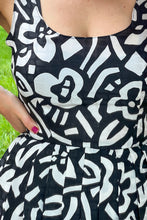 Load image into Gallery viewer, 1980s Black and White Floral Printed Pleated Dress / Small