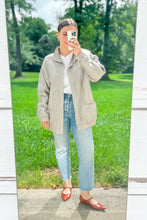 Load image into Gallery viewer, 1990s Taupe Windbreaker / Medium - large