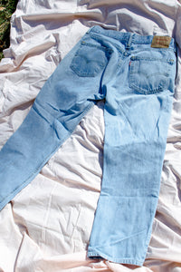 1990s Levi's 505 Light Wash Jeans / 34-32