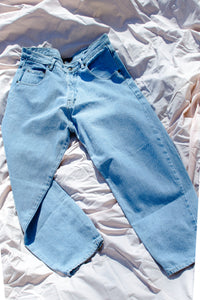 1990s Classic Light Wash Jeans / 32-31