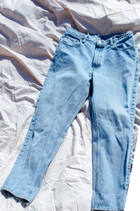 Vintage Gap Light Wash Jeans / 30-31