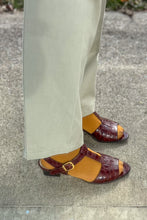 Load image into Gallery viewer, 1990s Ferragamo Brown Croc Sandals / 7.5