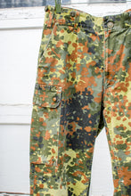 Load image into Gallery viewer, 1980s German Army Camouflage Trousers / Large