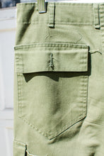 Load image into Gallery viewer, Vintage Army Cropped Trousers / Medium